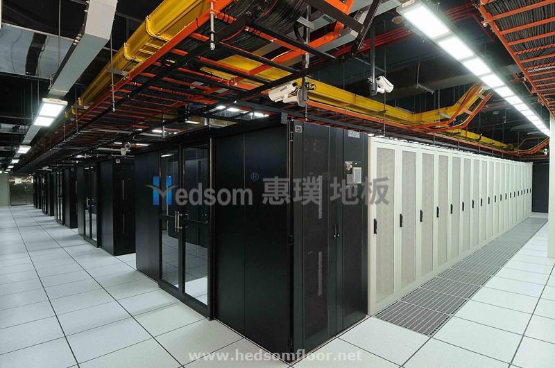 1618413260510267.jpg 數(shù)據(jù)機(jī)房2.jpg