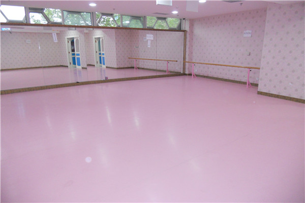 如何鑒定一款舞蹈地膠是否耐用？